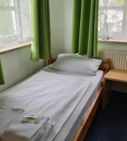 Szálloda Cinar Hirsch & Restaurant Aystetten